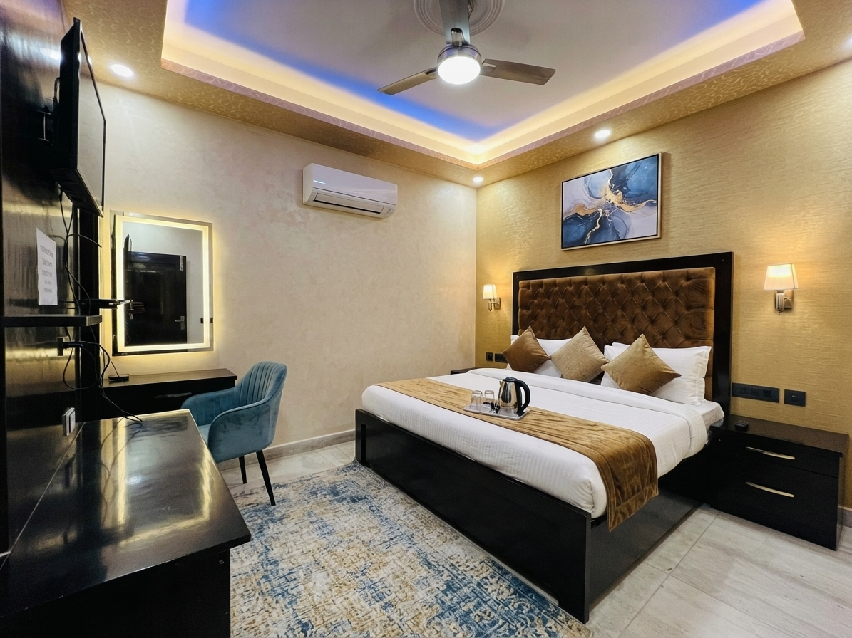 Roomshala Hotel NK - Near Kalkaji Extension